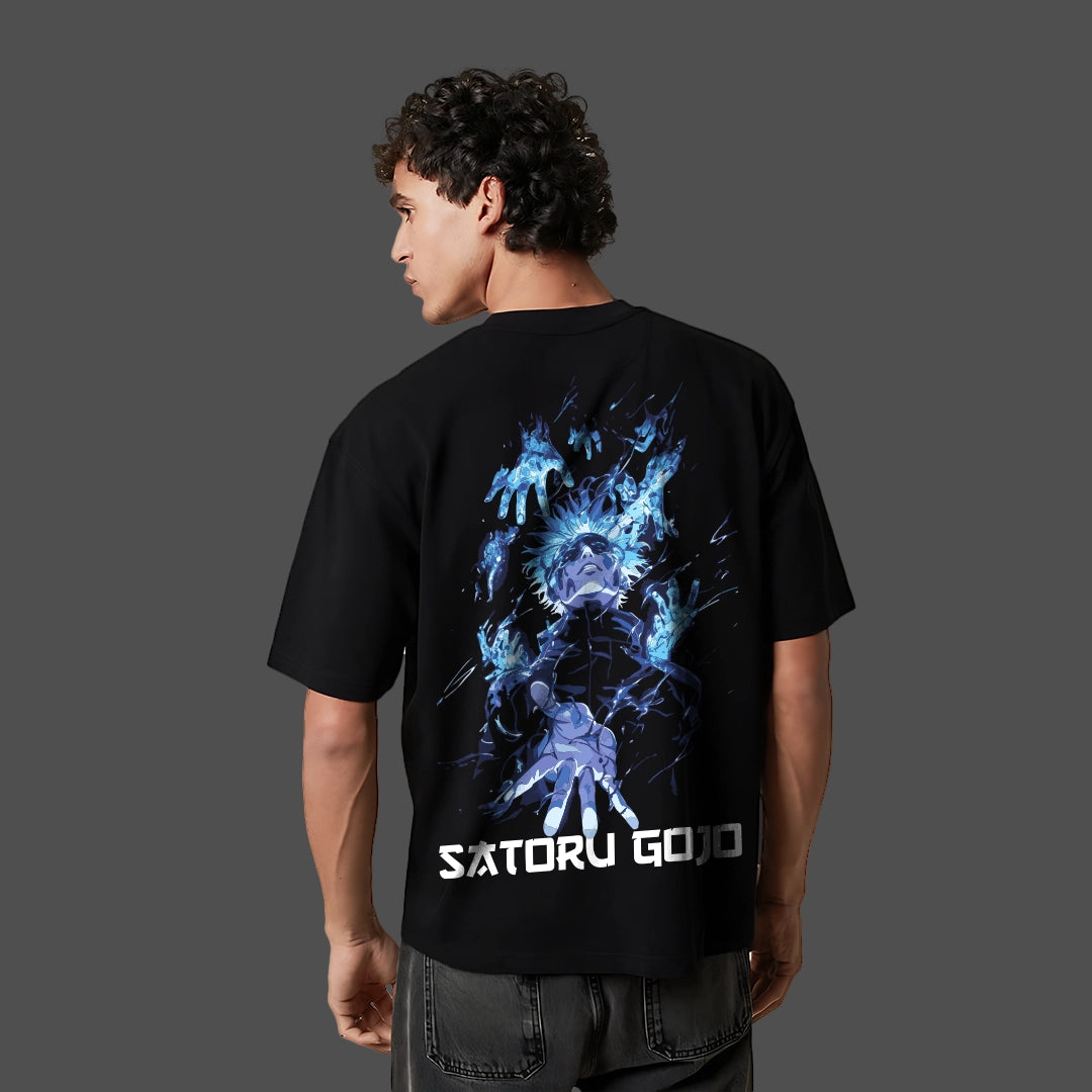 Model wearing Satoru Gojo black oversize t-shirt Vlack with large blue anime back print of Gojo
