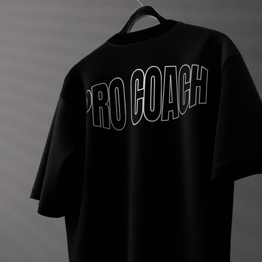 Vlack Black Streetwear T-Shirt with Pro Coach Graphic for Casual Wear